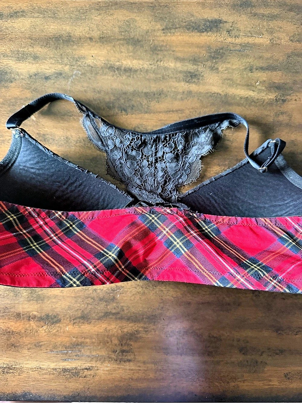 Cacique Boost Plunge Plaid Holiday Lace Bra in Red & Black 44C - Picture 3 of 9
